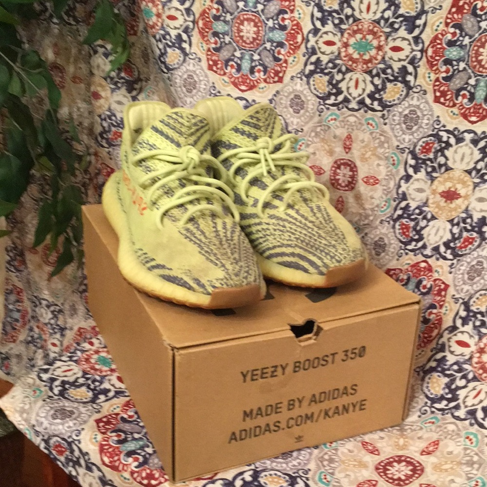 YEEZY 350